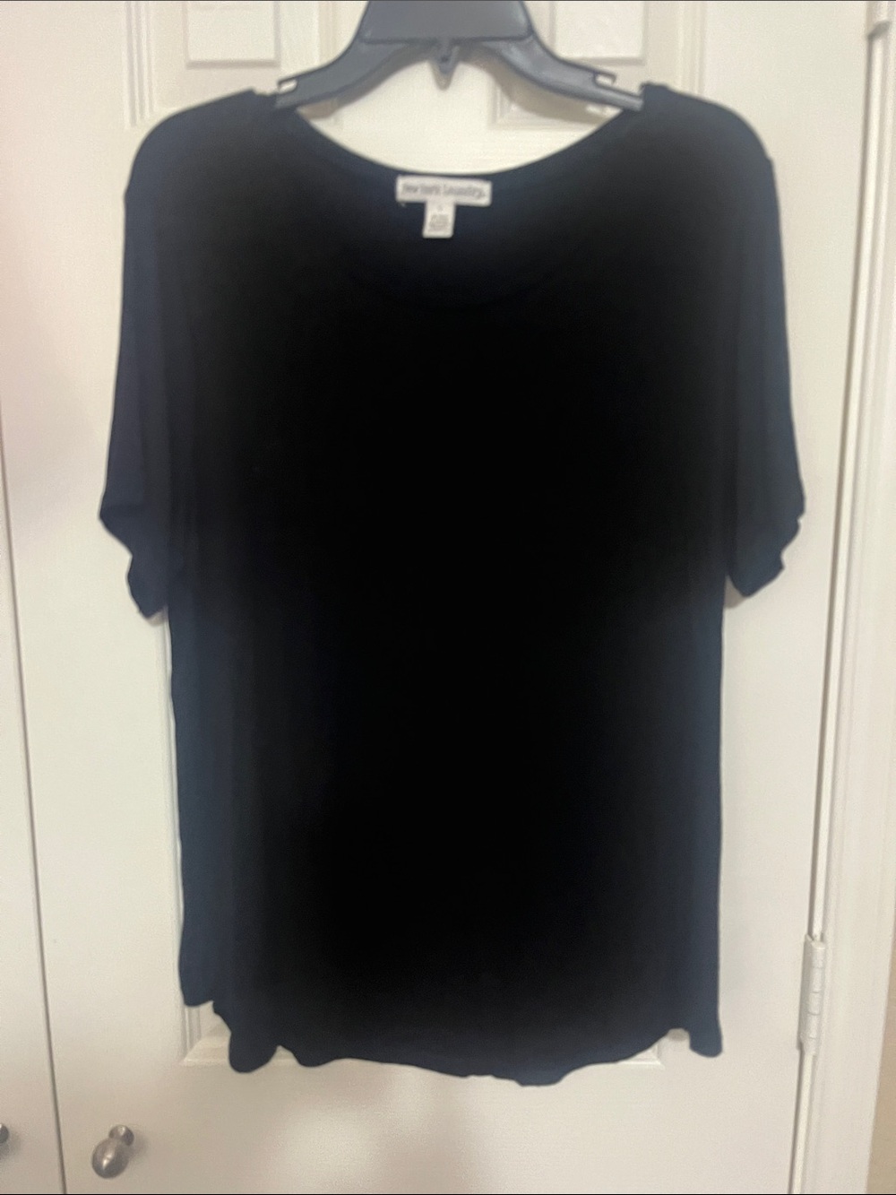 New York Laundry Black Short Sleeve Scoop Neck Top
